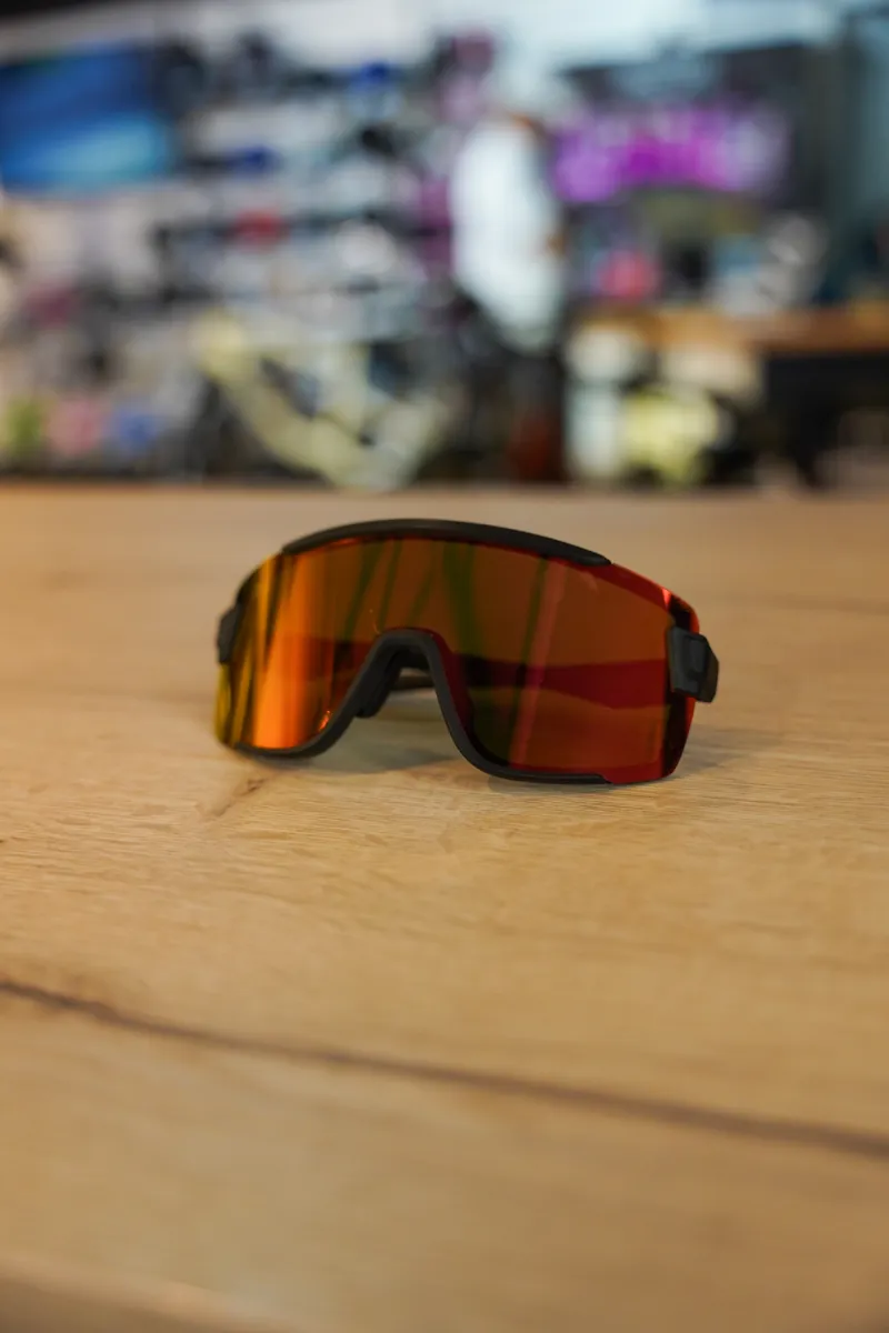 SMITH Wildcat Matte Black / ChromaPop Red Mirror