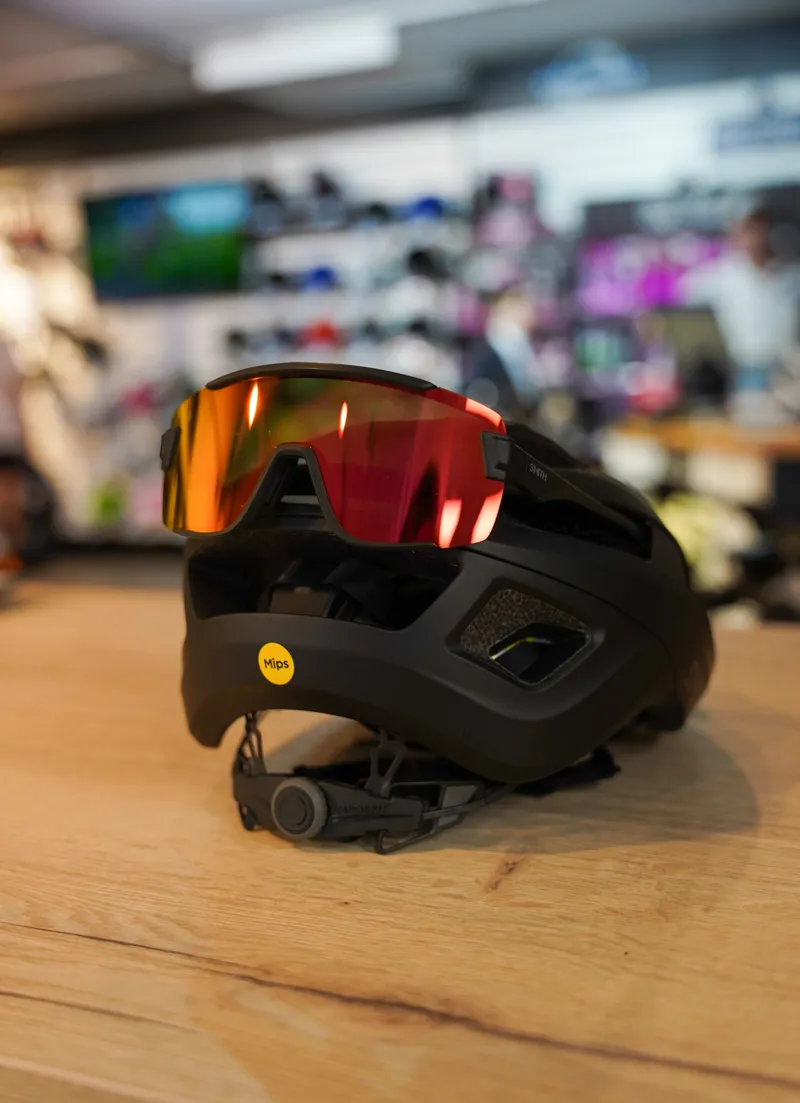 SMITH Wildcat Matte Black / ChromaPop Red Mirror
