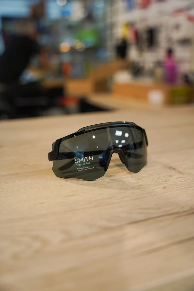 SMITH MOMENTUM MATTE BLACK / CHROMAPOP BLACK