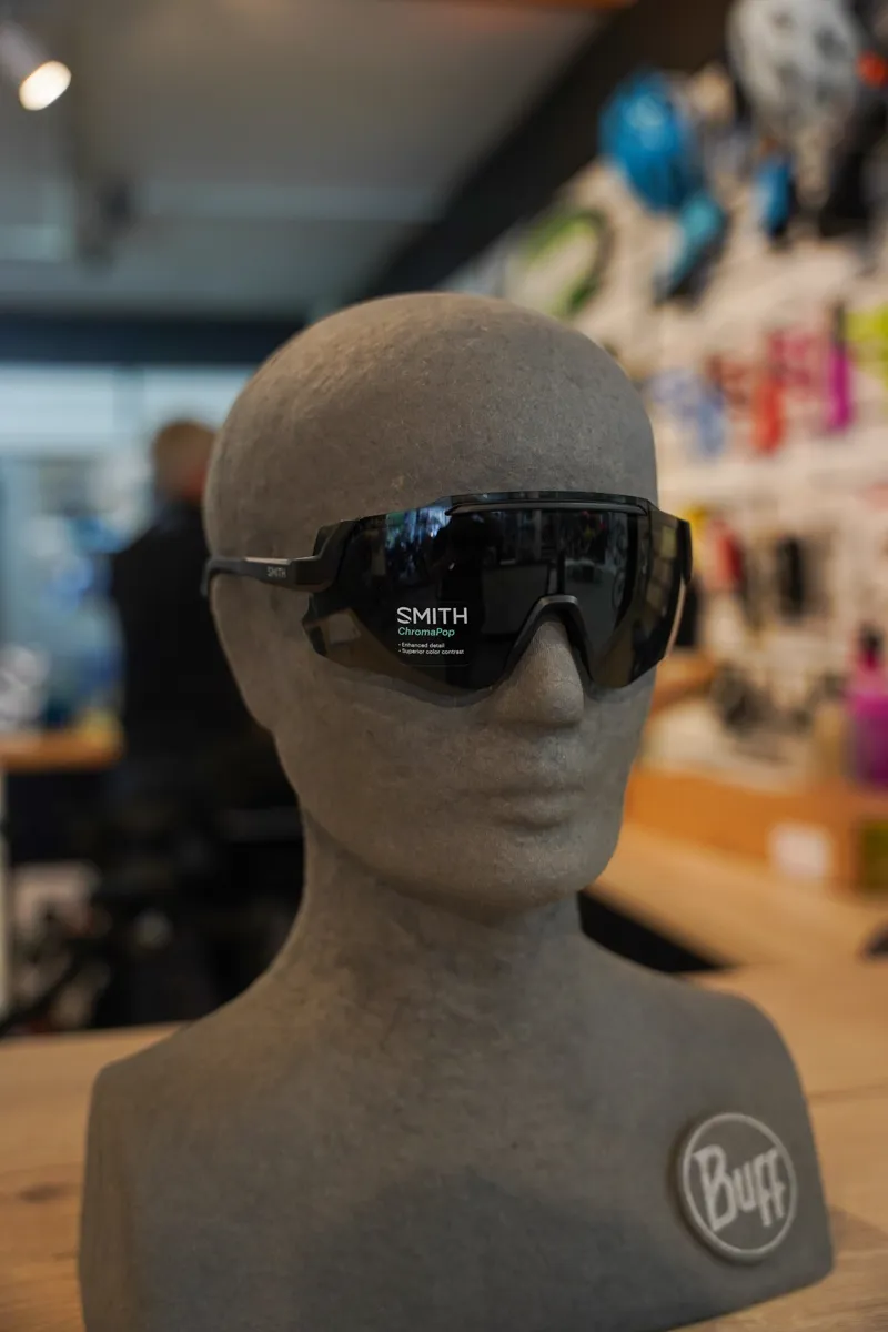 SMITH MOMENTUM MATTE BLACK / CHROMAPOP BLACK