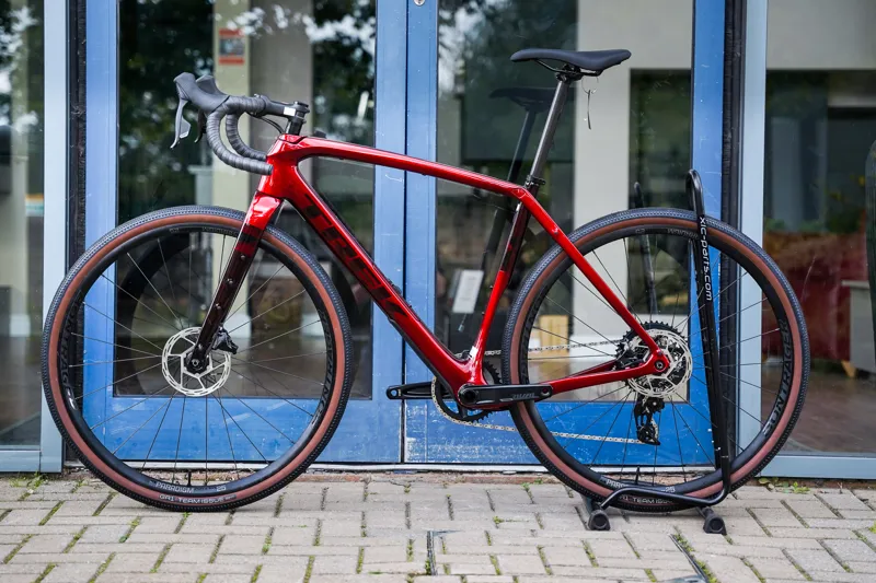 Trek Checkpoint SL 6 eTtap Gravel Bike in Crimson/Red Smoke-5