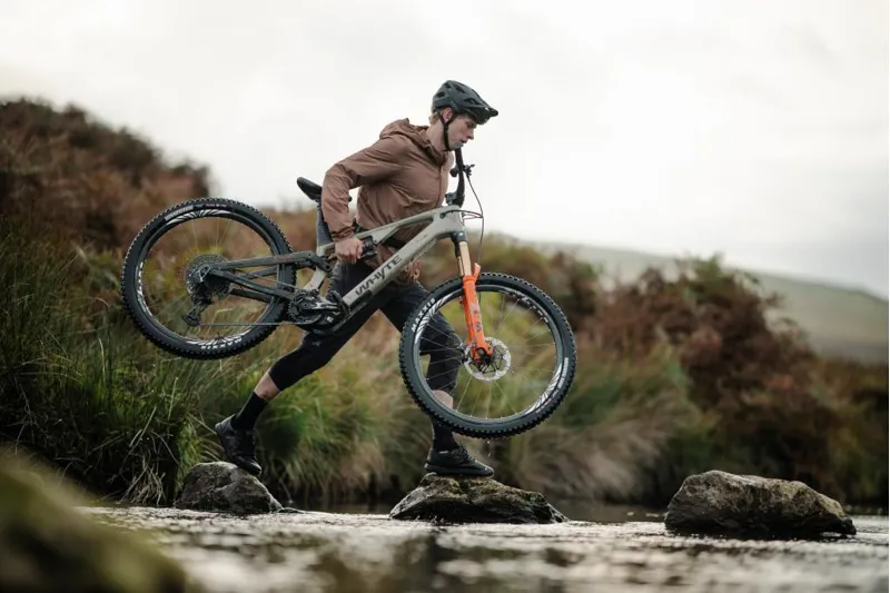 Whyte E-Lyte 150 Works Olive with UD Carbon-10