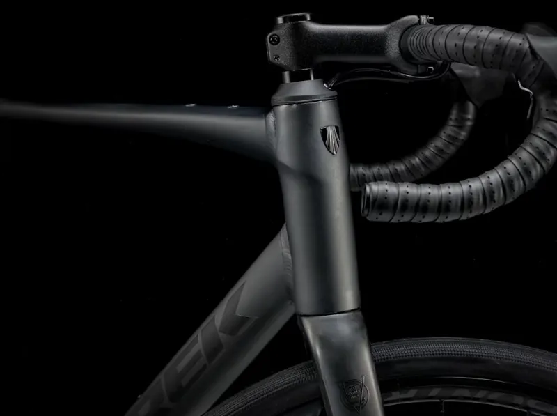 Trek Domane AL 2 Road Bike in Lithium Grey-2