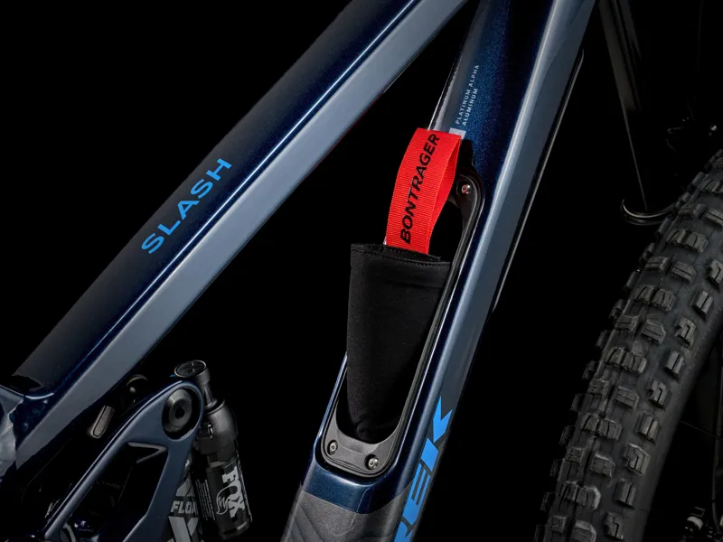 Trek Slash 8 Gen 6 Full Suspension Mountain Bike in Marianas Blue-4