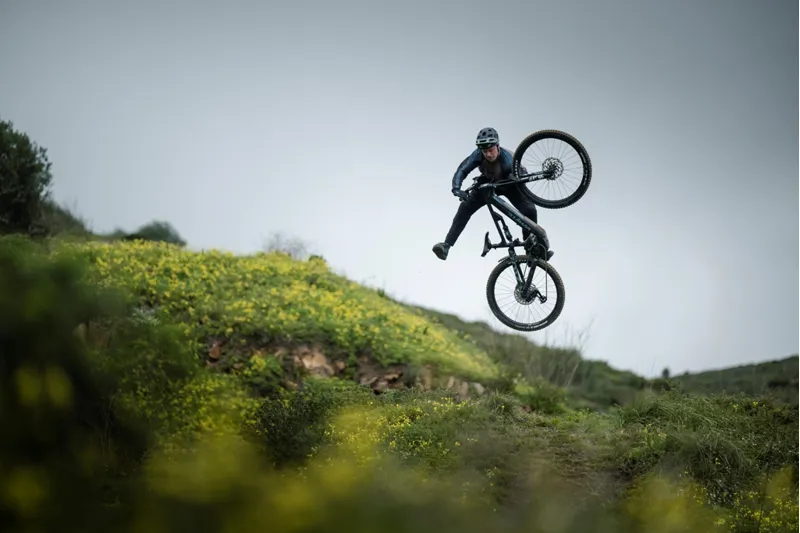 Whyte Bikes Kado RSX Electric Mountain Bike in Midnight Blue-8