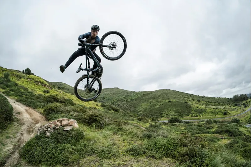 Whyte Bikes Kado RSX Electric Mountain Bike in Midnight Blue-7