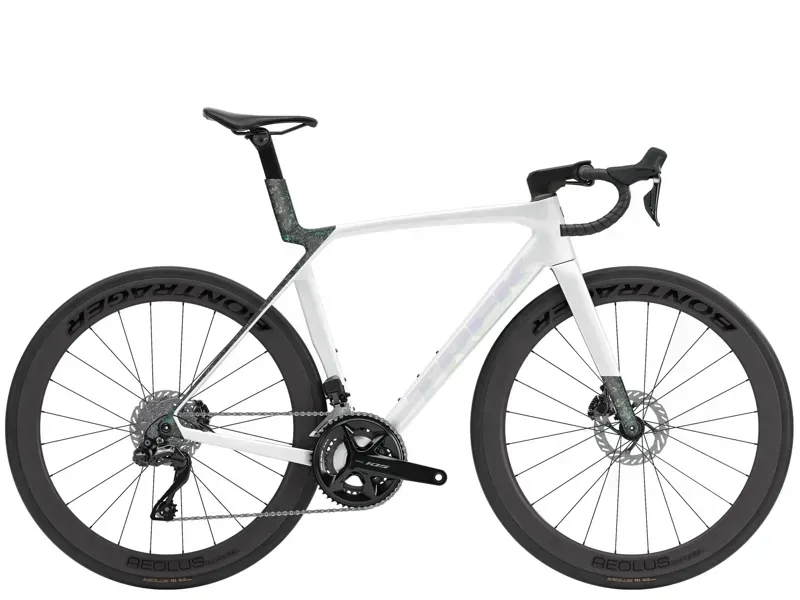 Trek Madone SL 6 Gen 8 Road Bike in Gloss Crystal White/Matte Deep Smoke