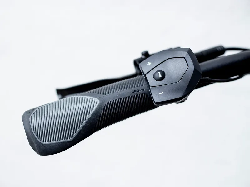 Trek Verve+ 2 Lowstep 500wh Electric Hybrid Bike in Blue-7