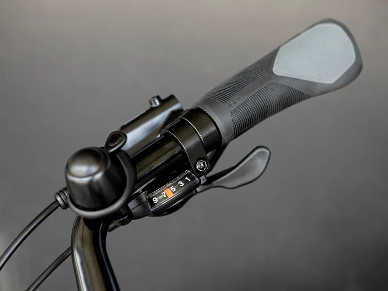 Trek Verve+ 3 Lowstep Hybrid Bike in Alpine Blue-7